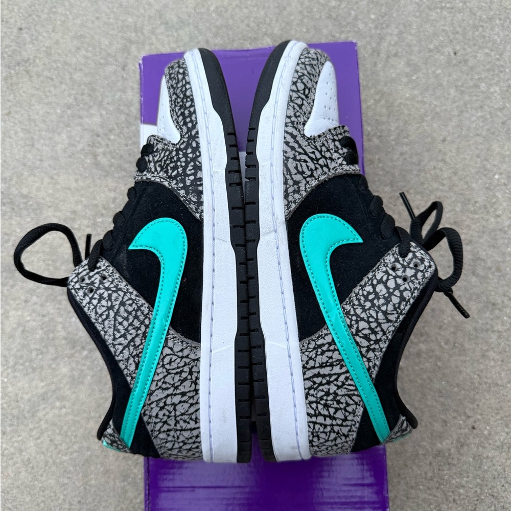 Nike SB Dunk Low Atmos Elephant